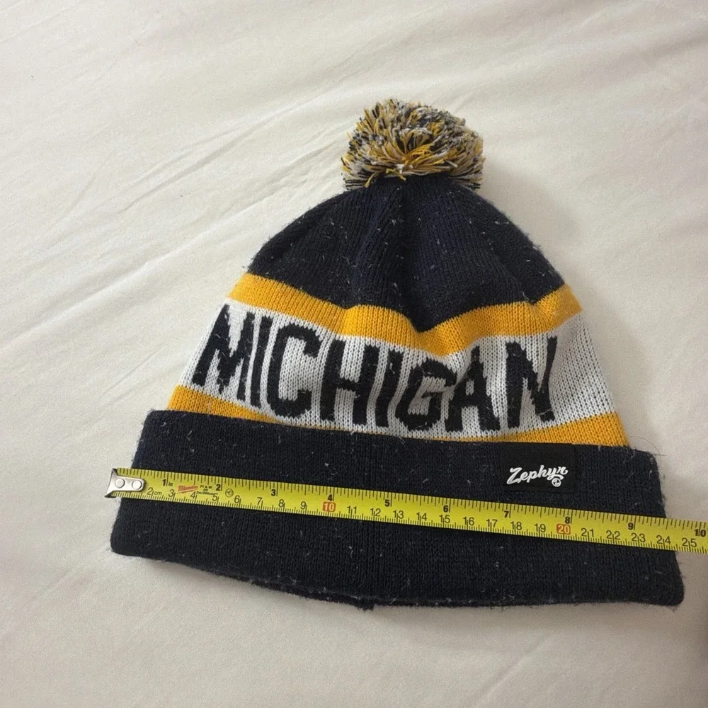 University of Michigan U of M Winter Knit‎ Beanie with Pom Pom #ACC Zephys NCAA